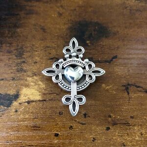 Brighton magnetic cross